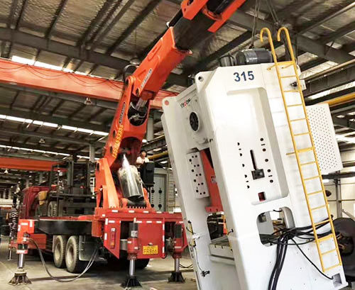 禹城附近随车吊出租，轻松解决运输难题