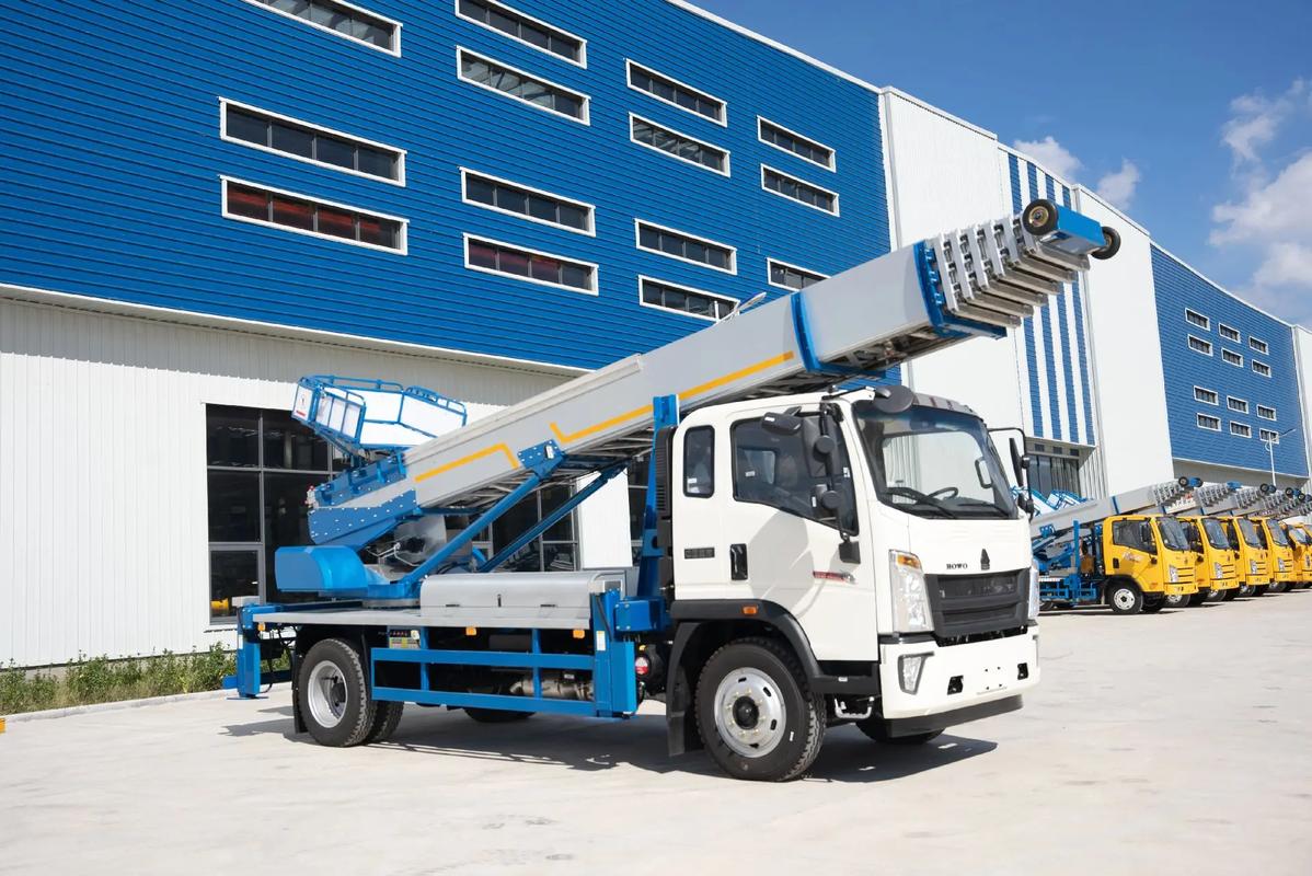 禹城出租云梯车高空作业车 建筑垃圾搬运